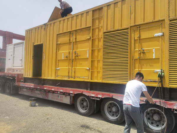 上思除了负载情况和发动机维护，还有哪些因素会影响 200kw 柴油发电机的油耗？